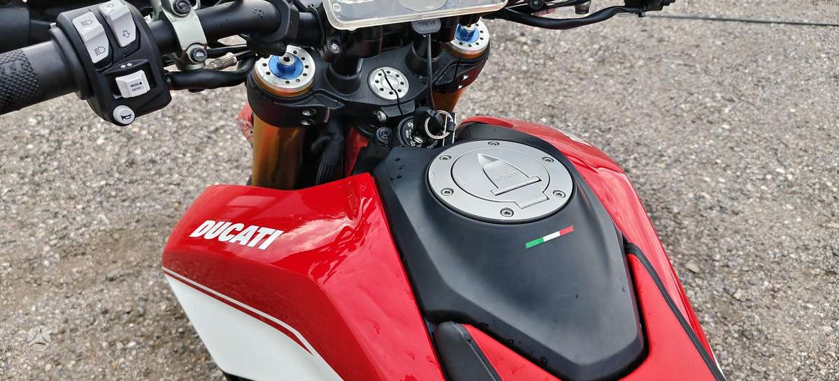 Ducati Hypermotard 937cc, superbikes