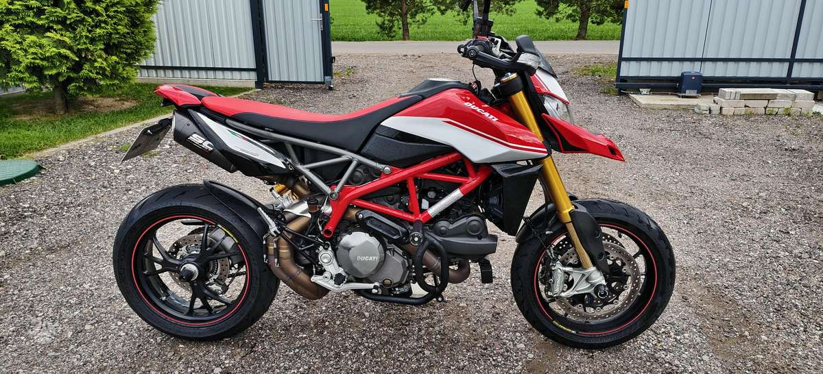 Ducati Hypermotard 937cc, superbikes
