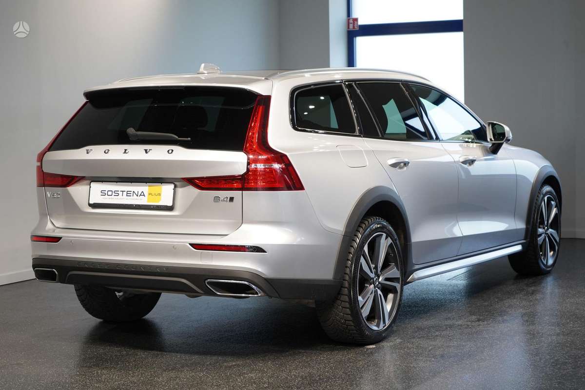 Volvo V60 Cross Country - 3