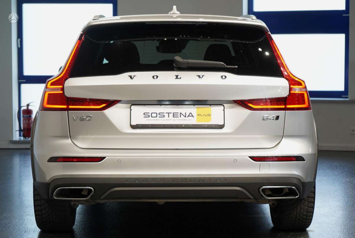 Volvo V60 Cross Country - 6