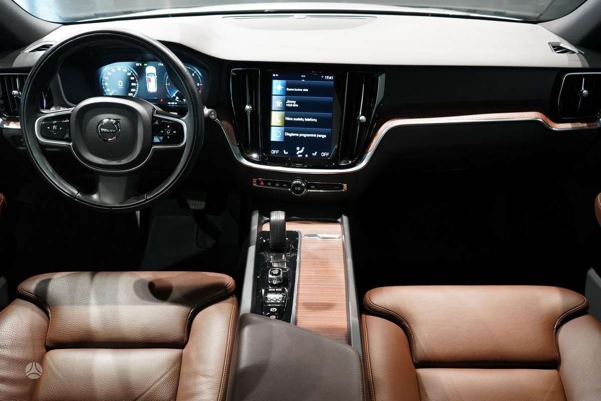 Volvo V60 Cross Country - 9