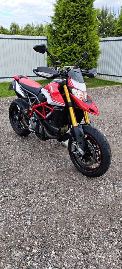 Ducati Hypermotard 937cc, спортбайки / superbikes