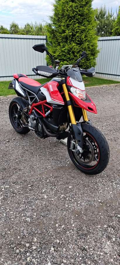 Ducati Hypermotard 937cc, superbikes