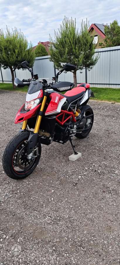 Ducati Hypermotard 937cc, superbikes