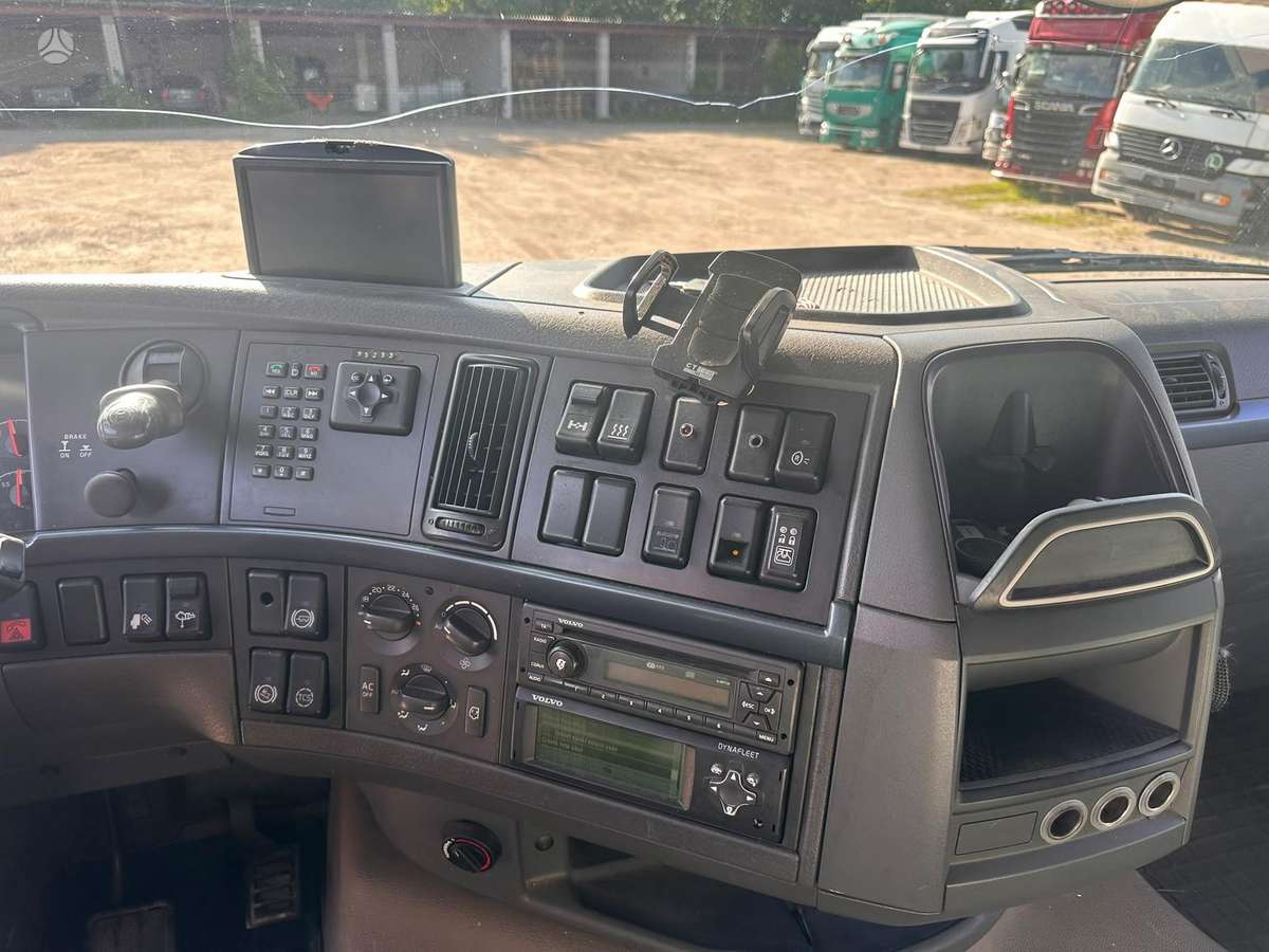 Volvo FH460, cab-chassis trucks