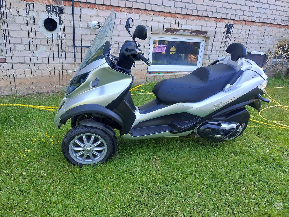 Piaggio MP3 400cc, trikes