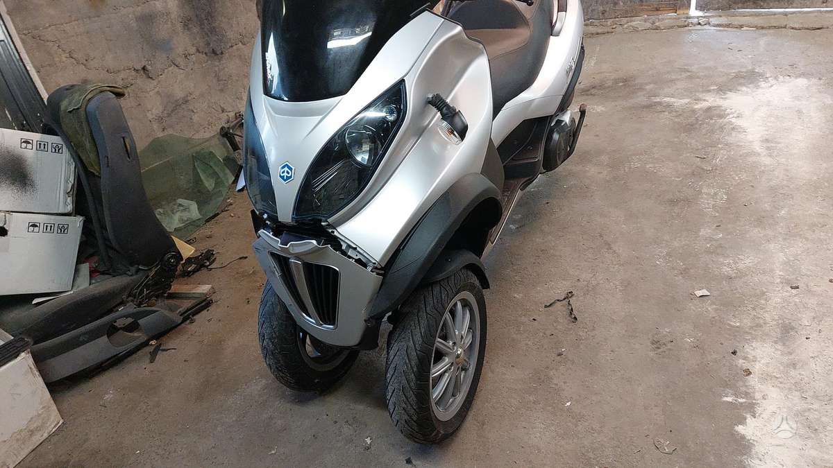Piaggio MP3 400cc, трициклы