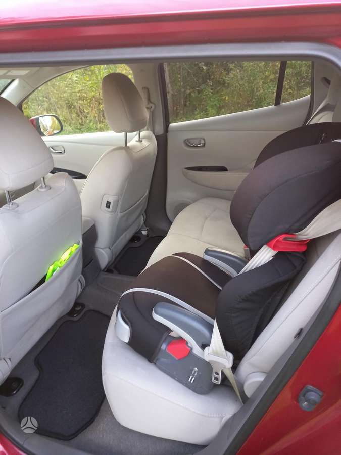 Nissan Leaf, hatchback
