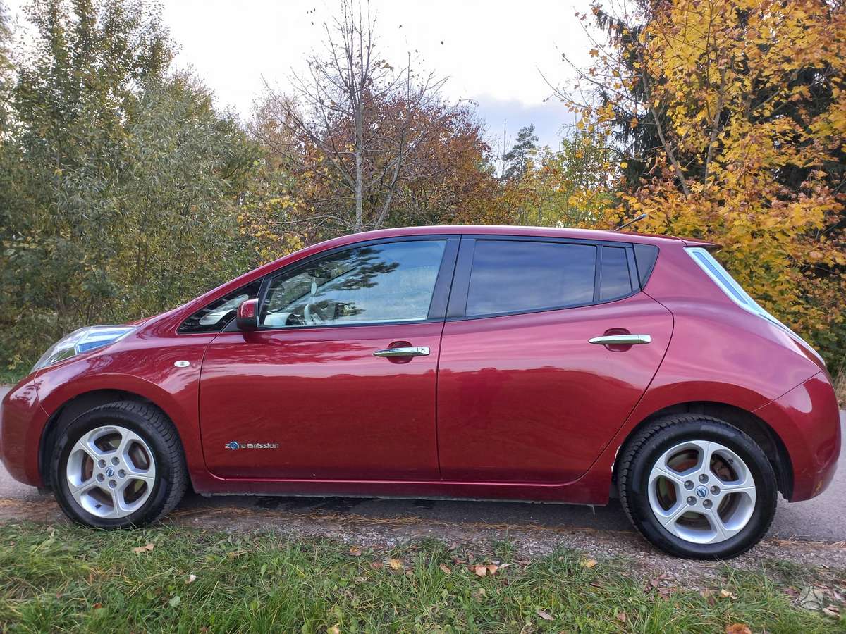 Nissan Leaf, hatchback