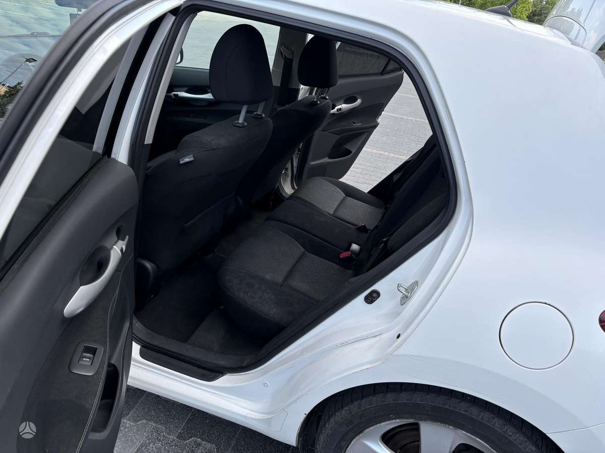 Toyota Auris - 12