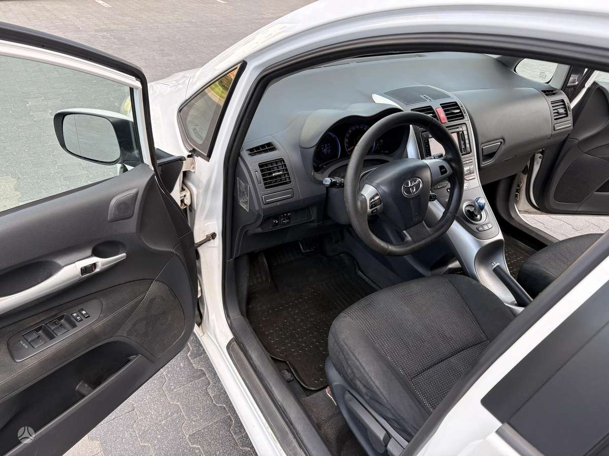 Toyota Auris - 10