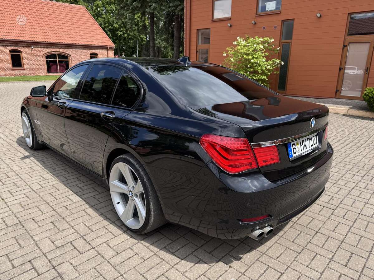 BMW 730, 3.0 l., Седан