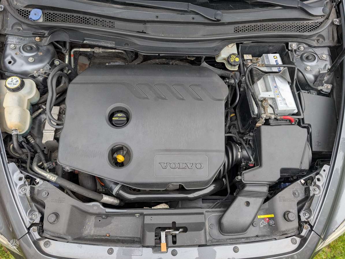 Volvo C30, 1.6 l., hatchback