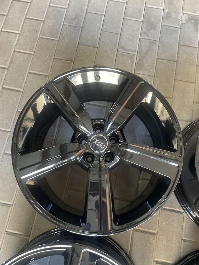 Audi, light alloy, R20