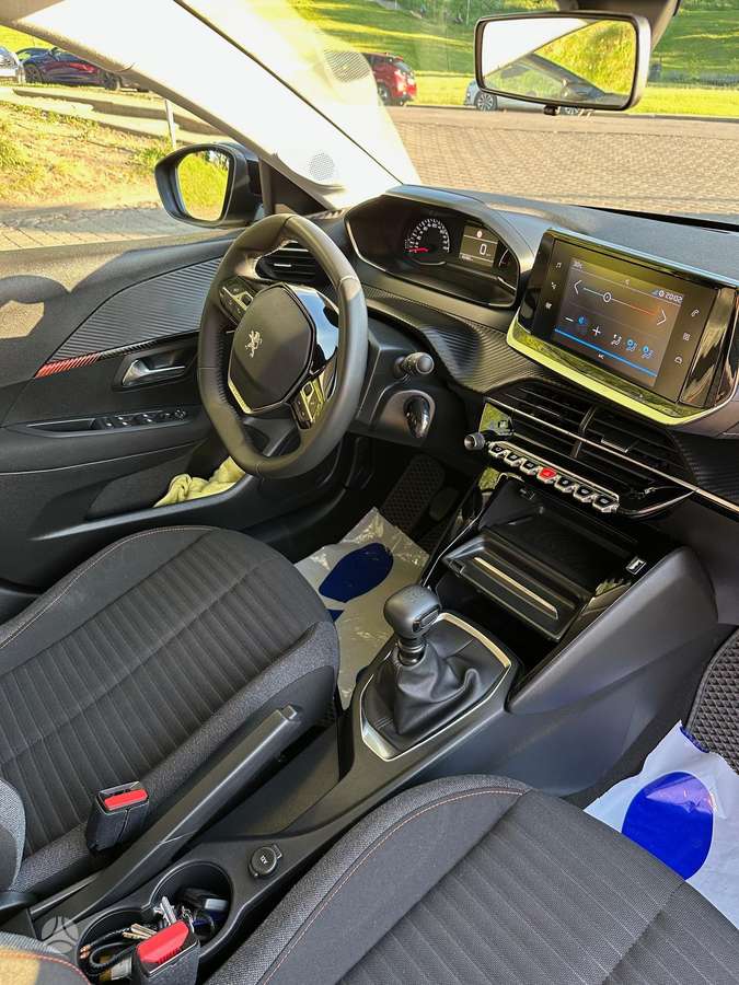 Peugeot 208 - 7