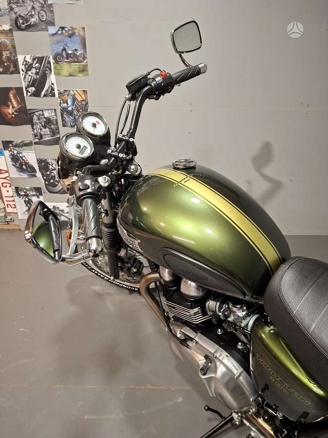 Triumph Thruxton 900cc, street / classic