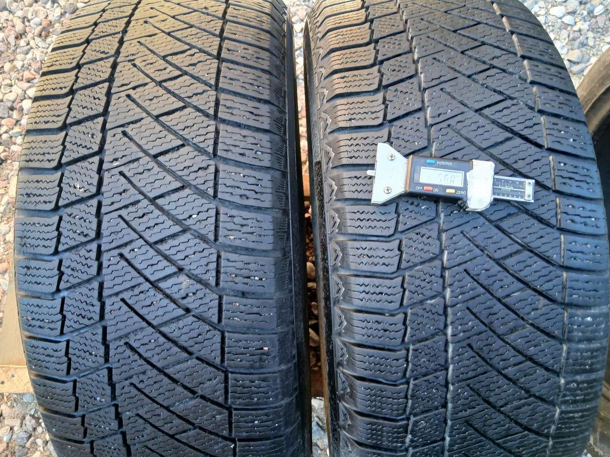 Continental, всесезонные 215/55 R17