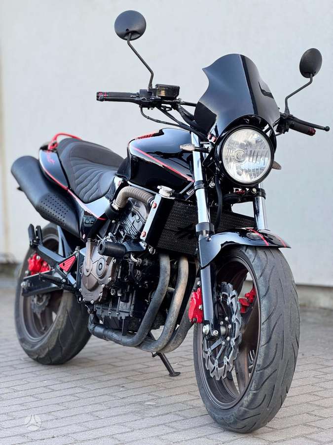 Honda CB 600cc, street / classic