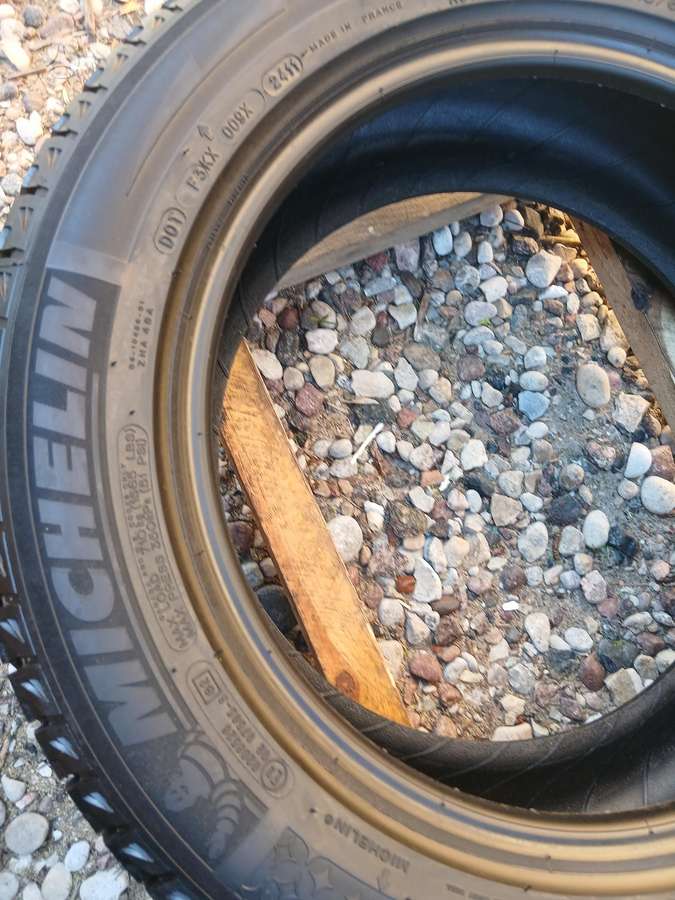 Michelin, universalios 215/60 R17