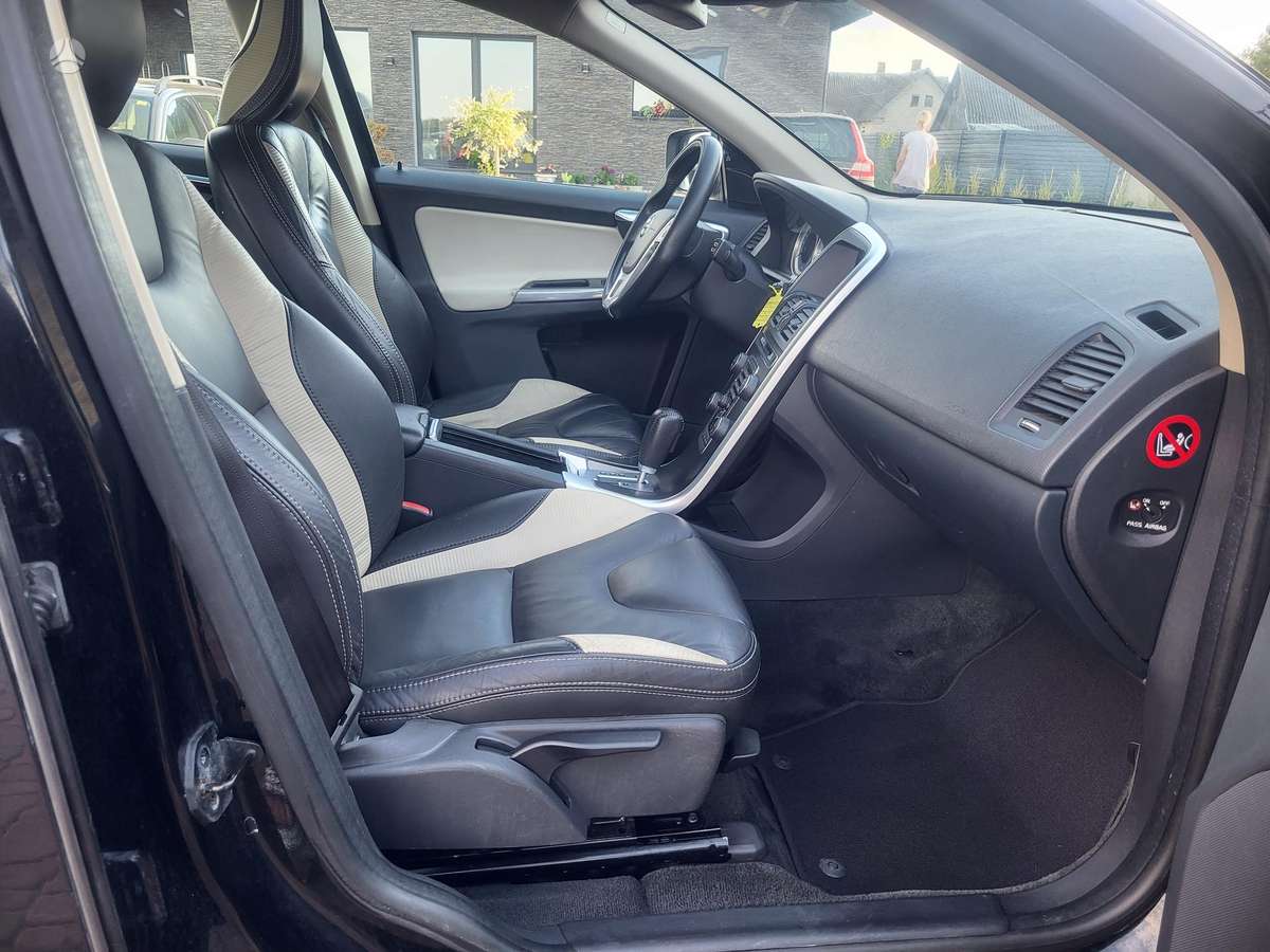 Volvo XC60, 2.4 l., visureigis / krosoveris