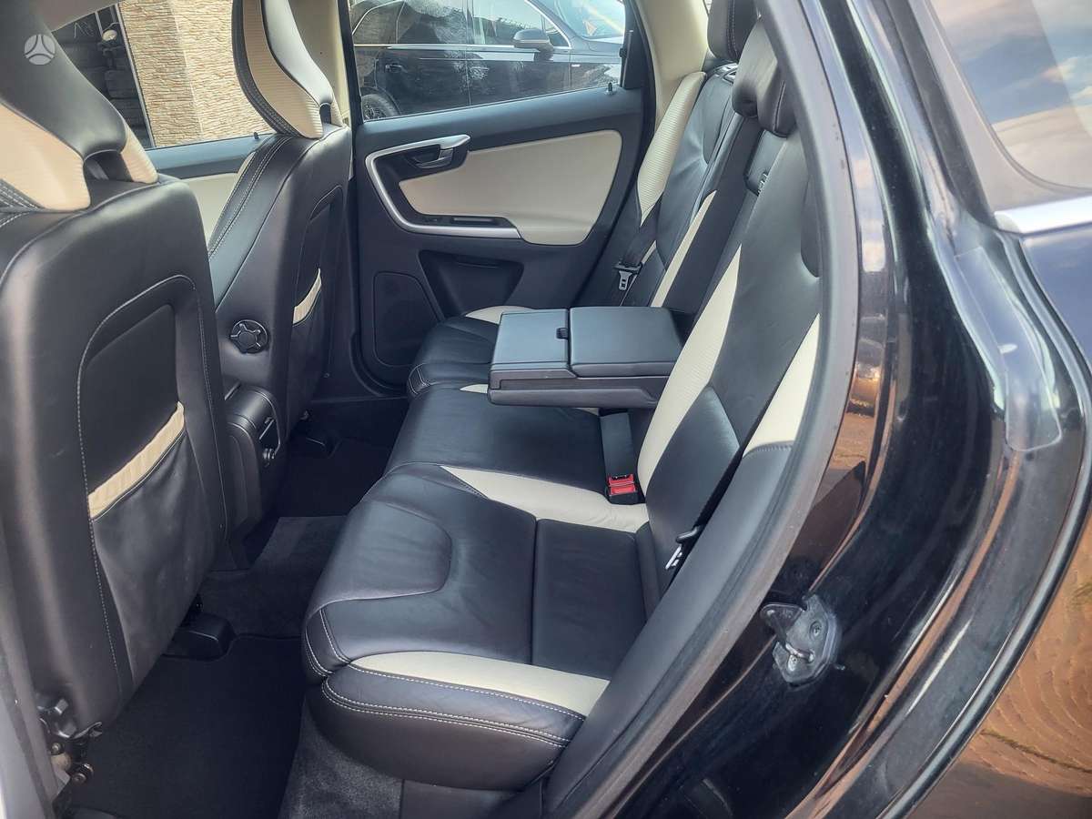 Volvo XC60, 2.4 l., visureigis / krosoveris