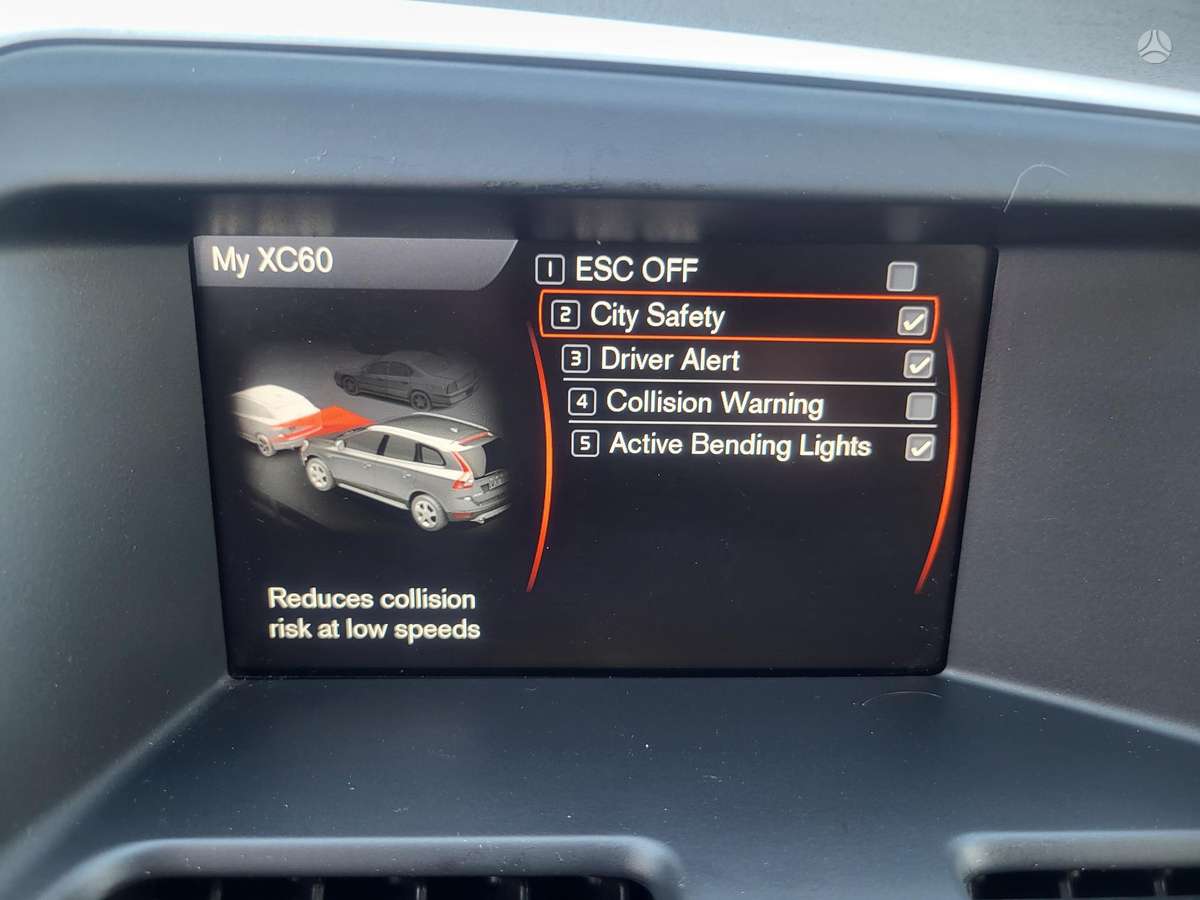 Volvo XC60, 2.4 l., visureigis / krosoveris
