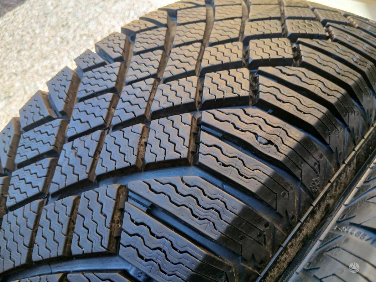 Continental, всесезонные 215/65 R17