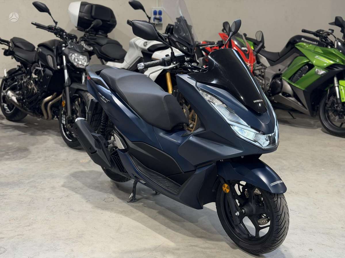 Honda PCX 125cc, мотороллеры / мопеды