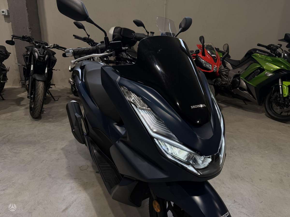 Honda PCX 125cc, мотороллеры / мопеды
