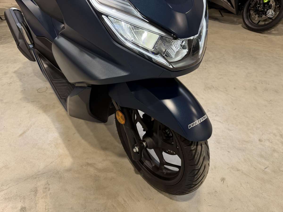 Honda PCX 125cc, мотороллеры / мопеды