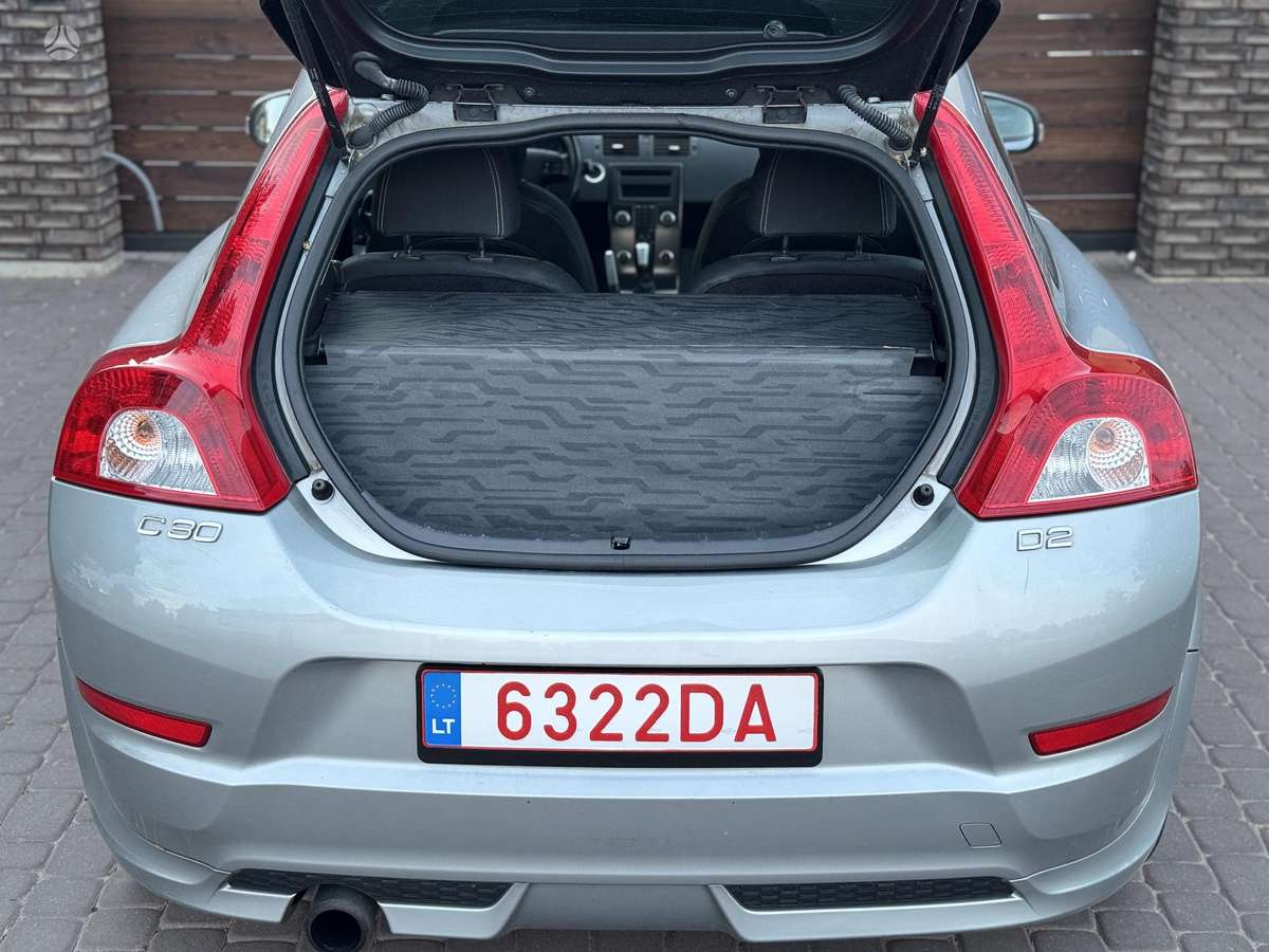 Volvo C30, 1.6 l., hatchback