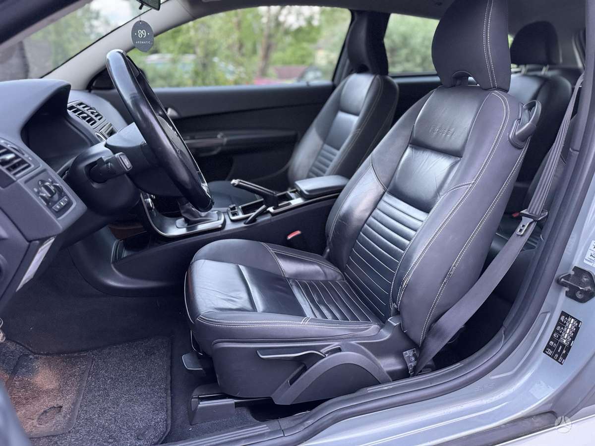 Volvo C30, 1.6 l., hatchback