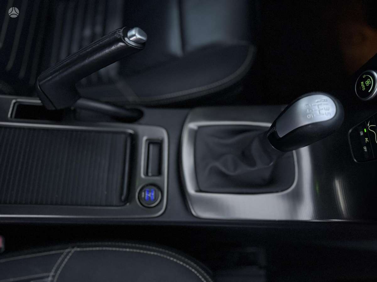 Volvo C30, 1.6 l., hatchback