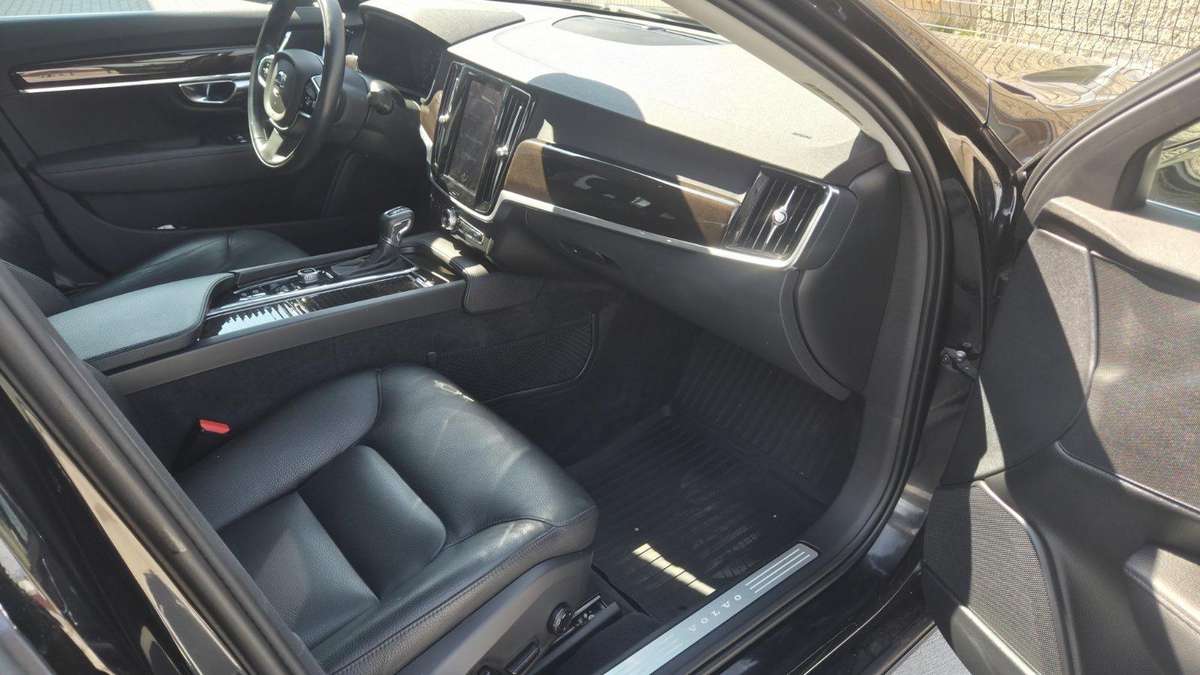 Volvo S90, 2.0 l., Седан