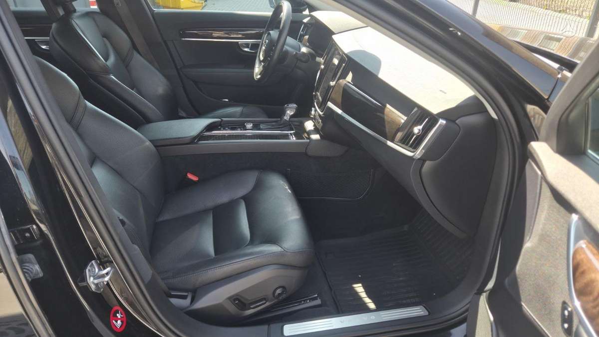 Volvo S90, 2.0 l., Седан