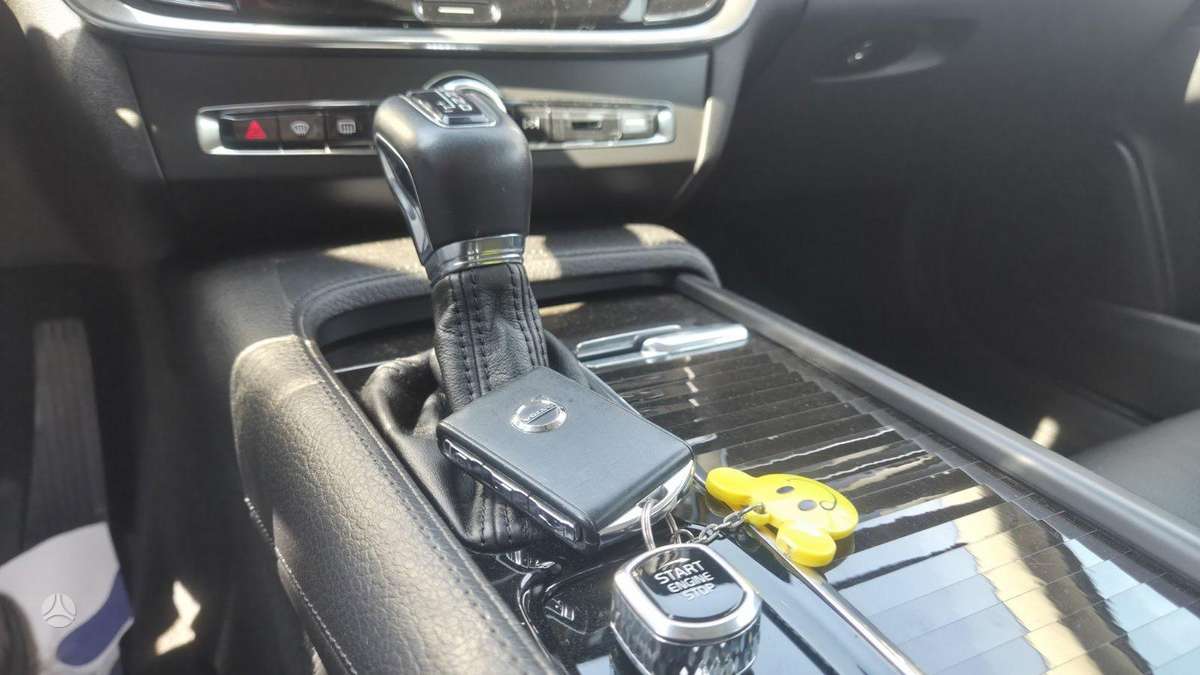 Volvo S90, 2.0 l., Седан