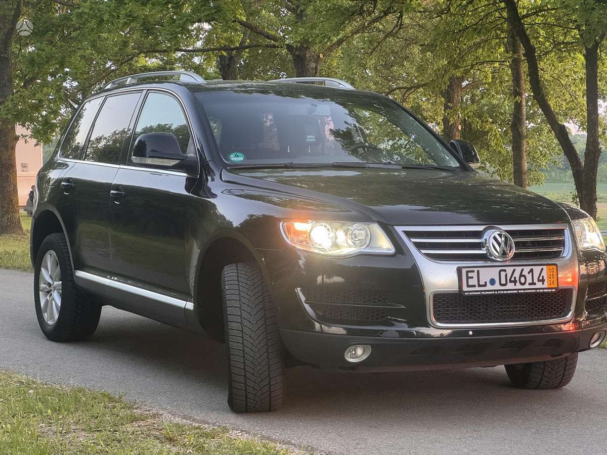 Volkswagen Touareg - 2