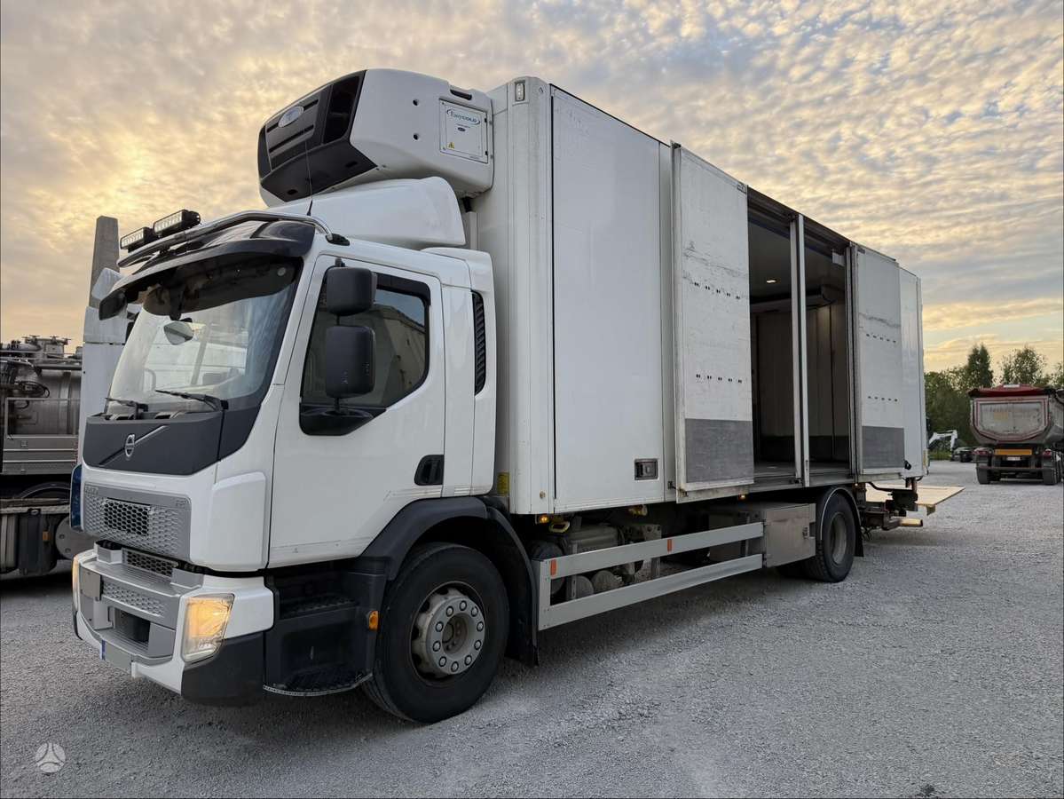 Volvo FE330 open side + Carrier, рефрижераторы