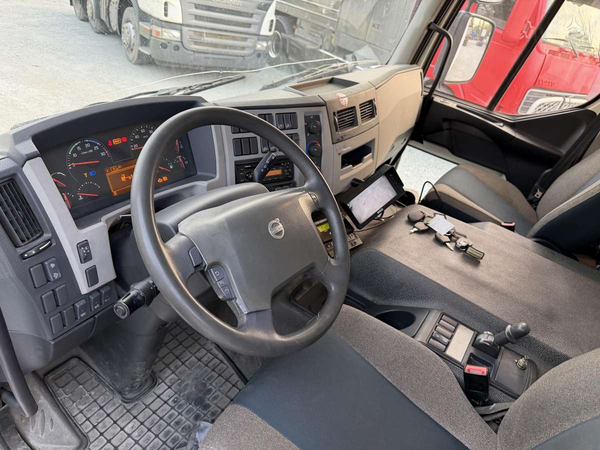 Volvo FE330 open side + Carrier, рефрижераторы