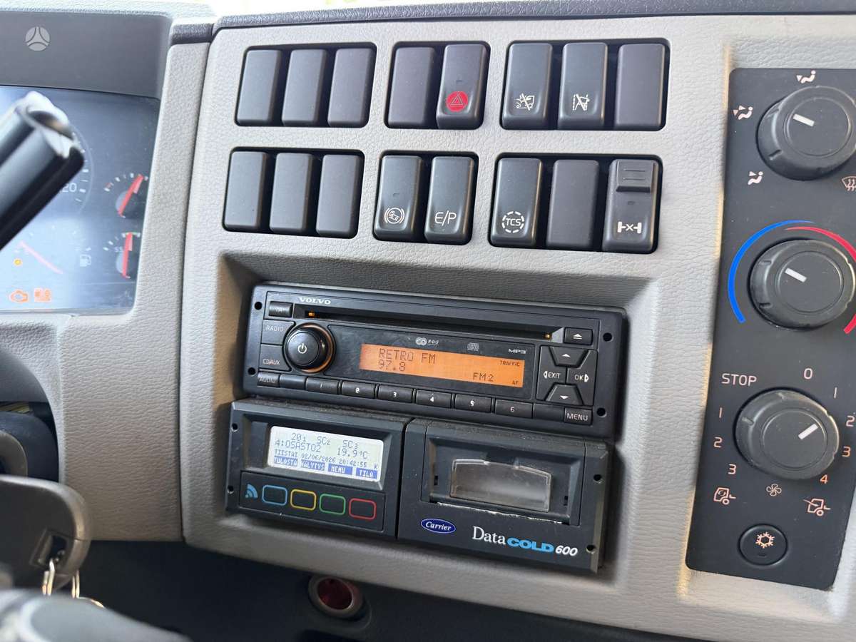 Volvo FE330 open side + Carrier, рефрижераторы