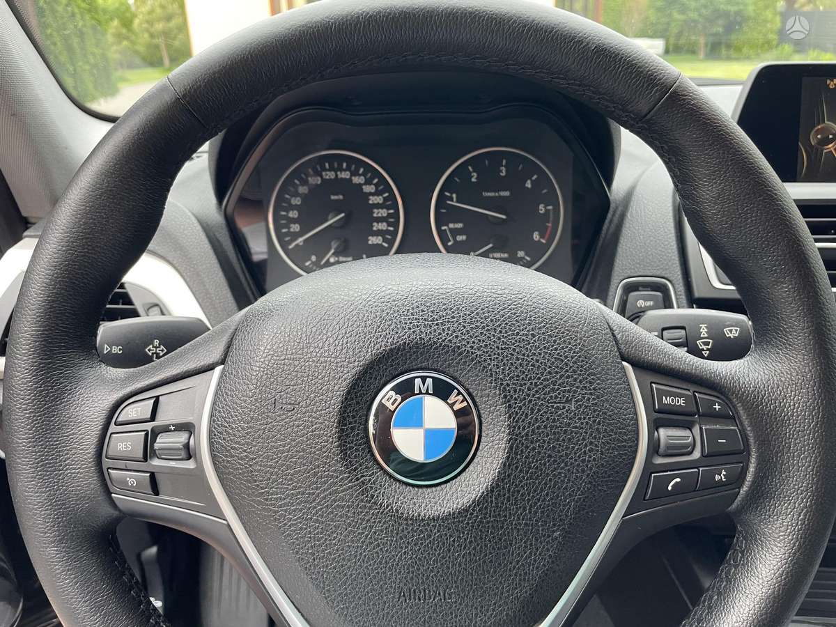 BMW 118, 2.0 l., hatchback