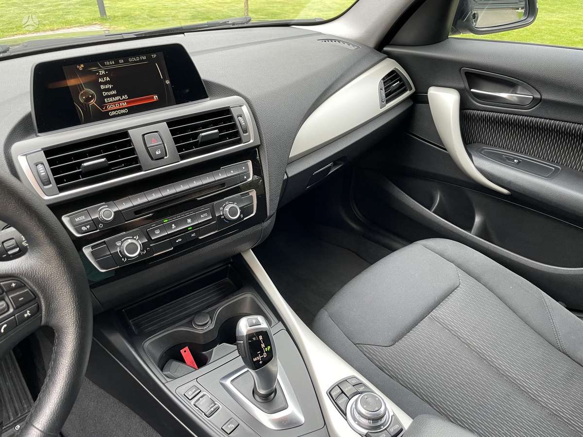 BMW 118, 2.0 l., hatchback