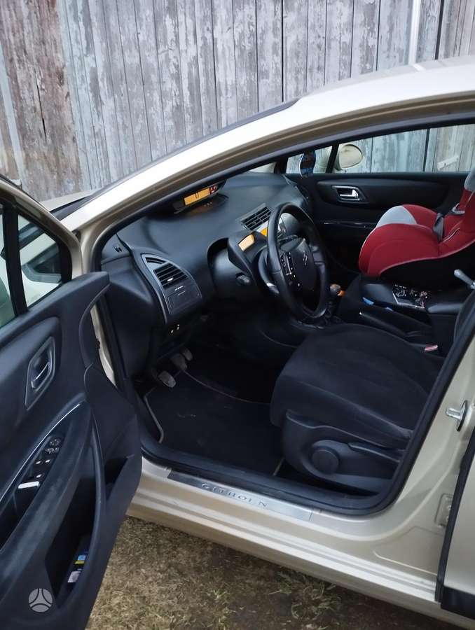 Citroen C4, 2.0 l., Хэтчбек