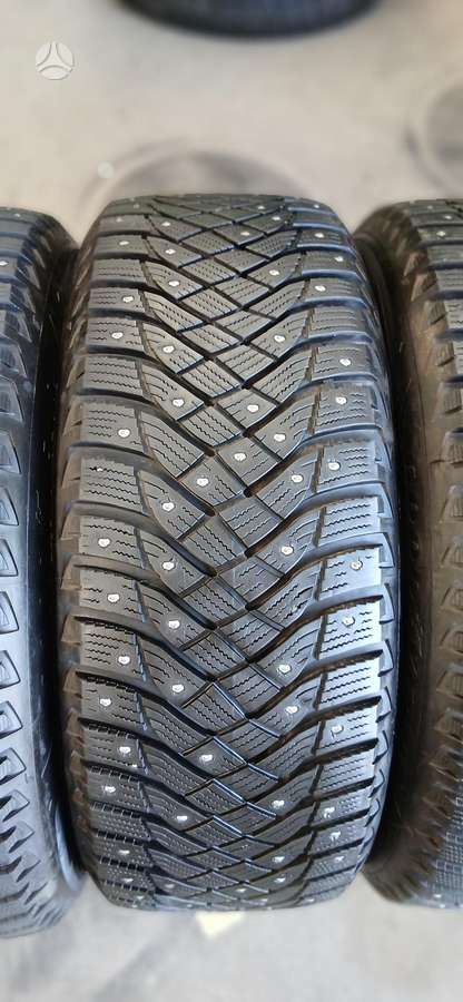 Goodyear, winter 215/55 R17