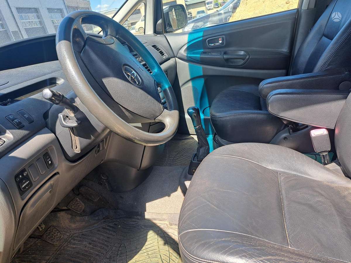 Toyota Previa - 2