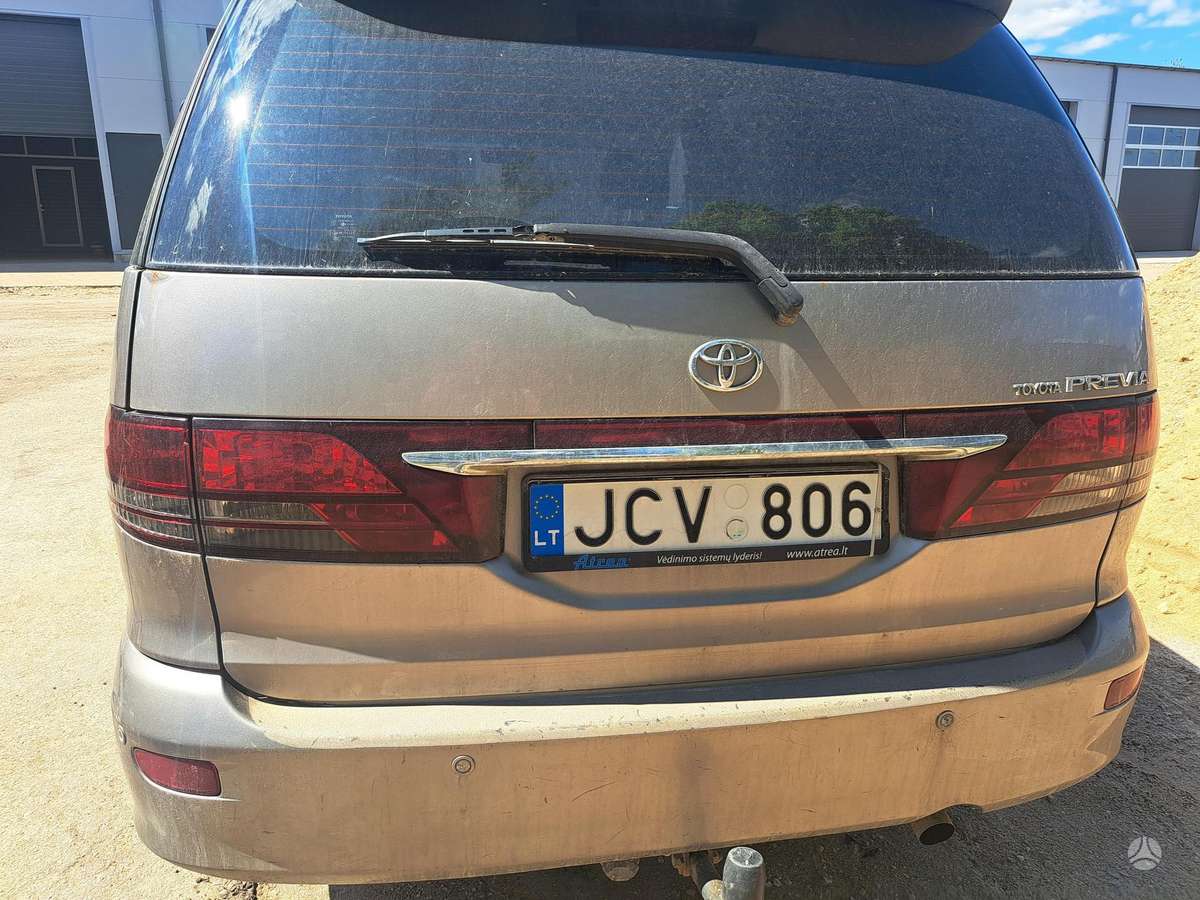 Toyota Previa - 4