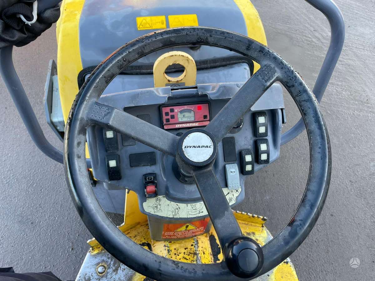 Dynapac CC1000, vibrator / compactor