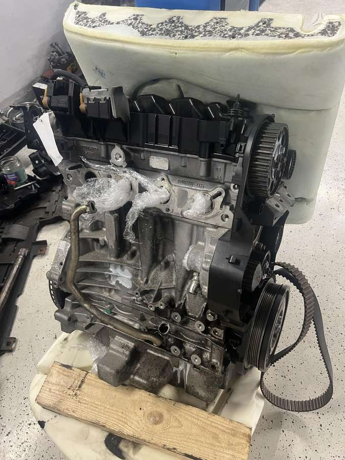 Volvo XC90, D4204T23, engine parts