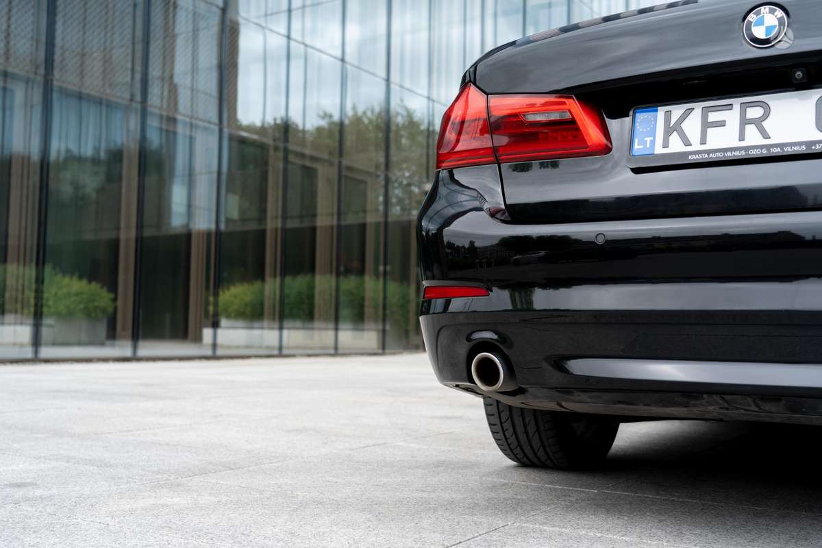 BMW 520, 2.0 l., Седан