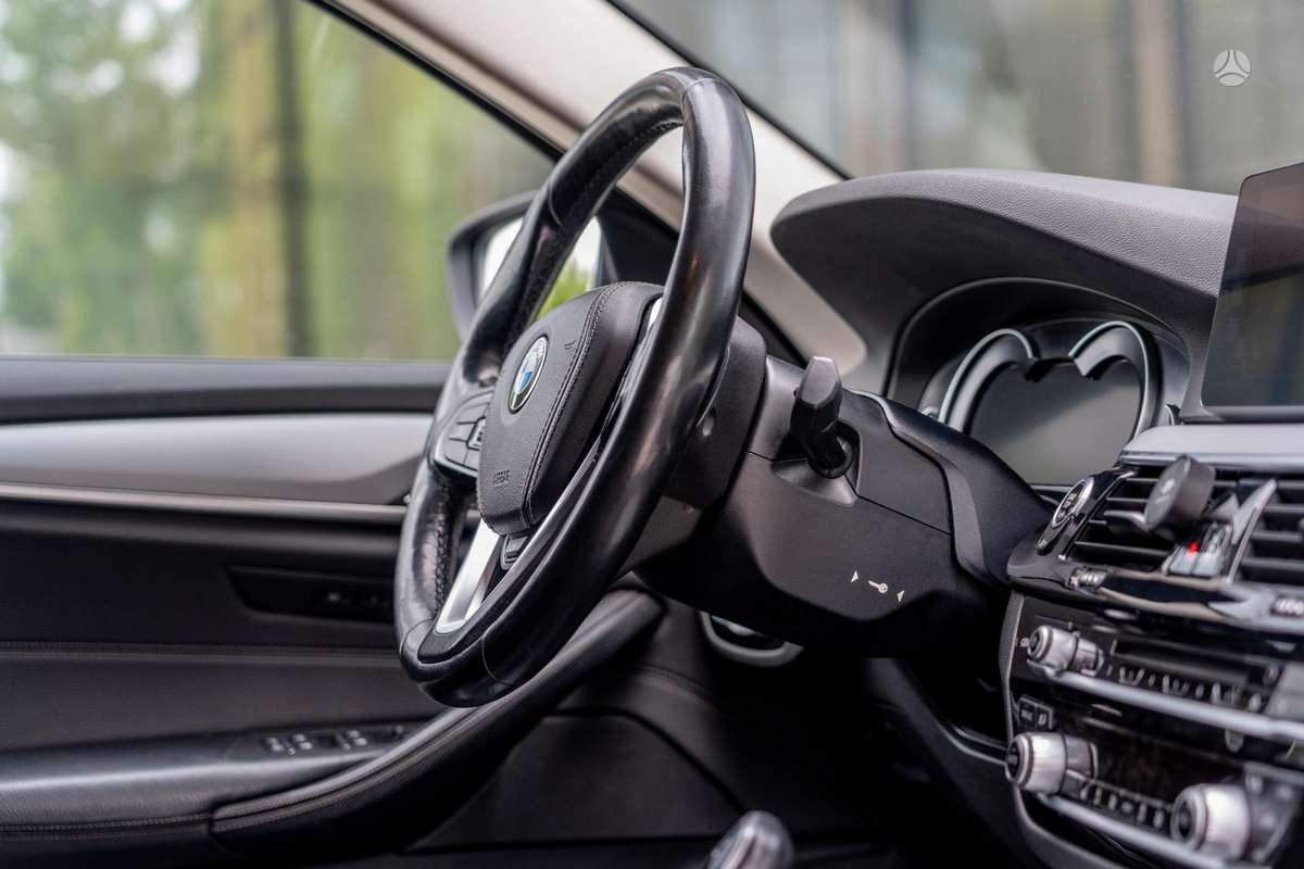 BMW 520, 2.0 l., Седан